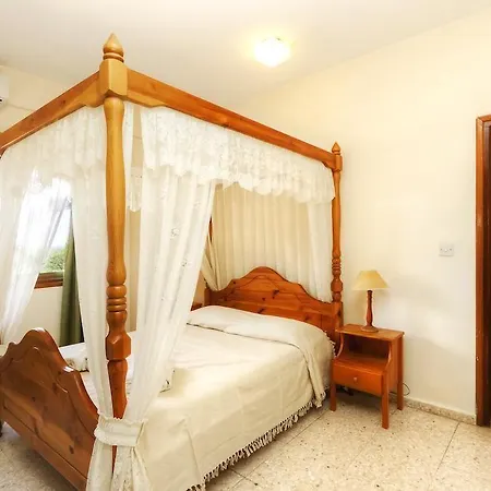 Follow The Sun 3* Polis