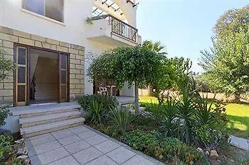 Follow The Sun Appart hôtel 3*