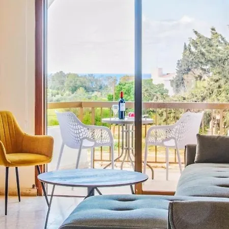 Follow The Sun 3* Polis