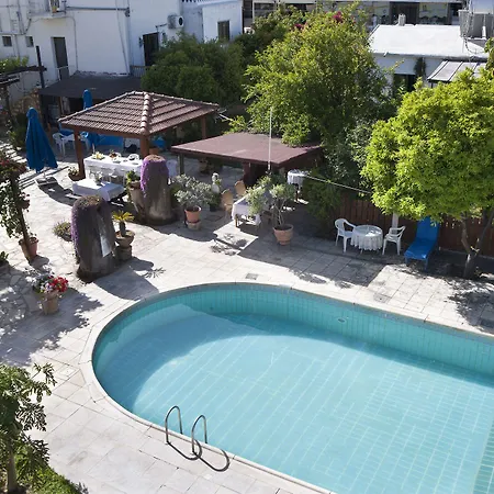 Aparthotel Follow The Sun 3*