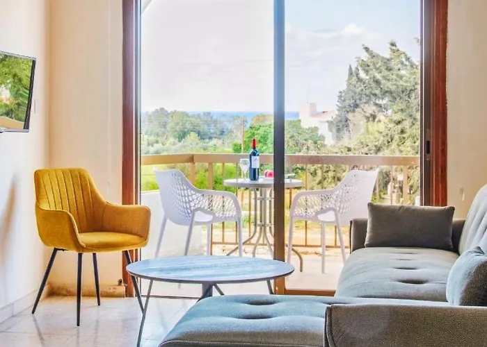 Follow The Sun 3* Polis