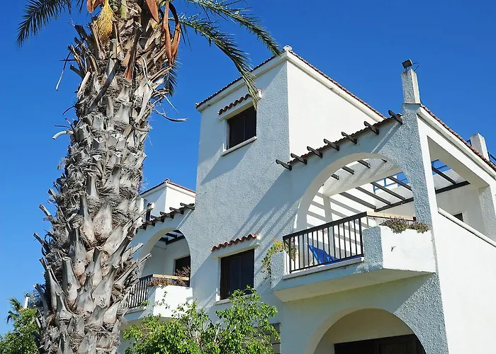 Follow The Sun Aparthotel 3*