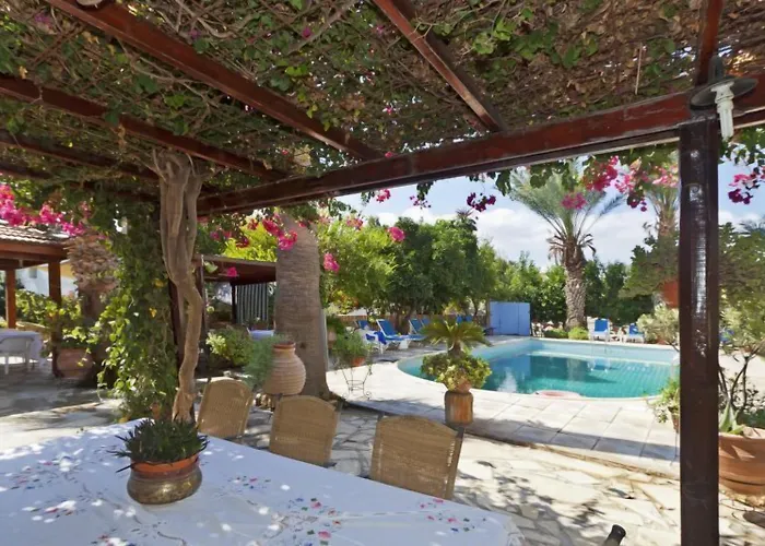 Follow The Sun Apartahotel 3*