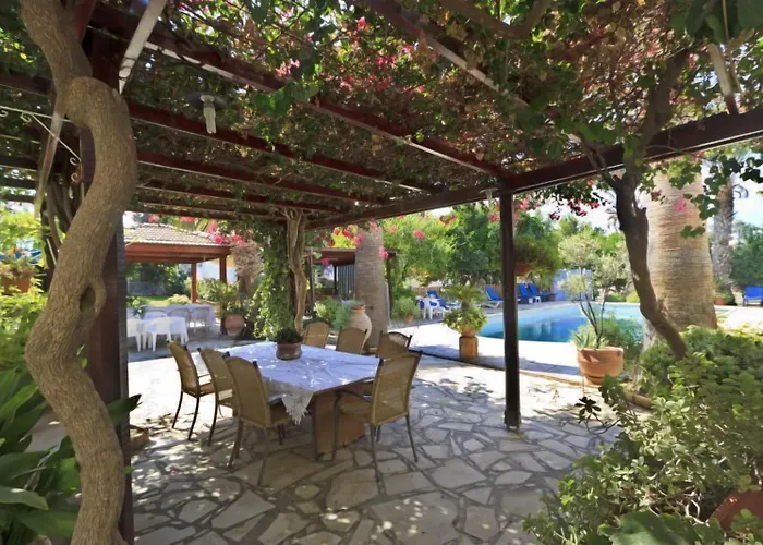 Aparthotel Follow The Sun 3*