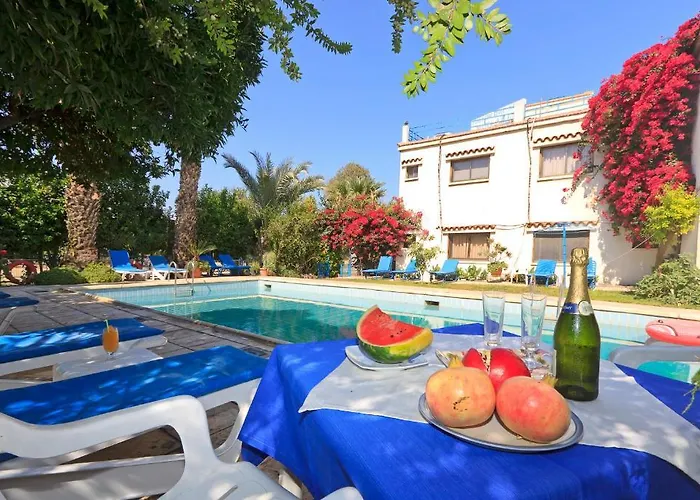 Apartahotel Follow The Sun Polis