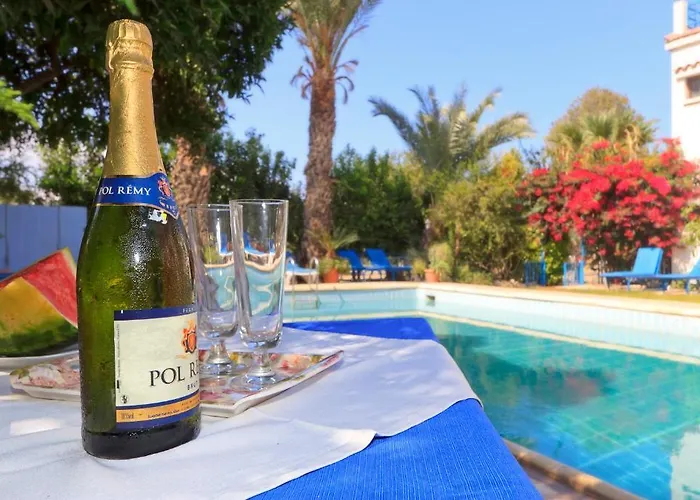 Apartahotel Follow The Sun Polis